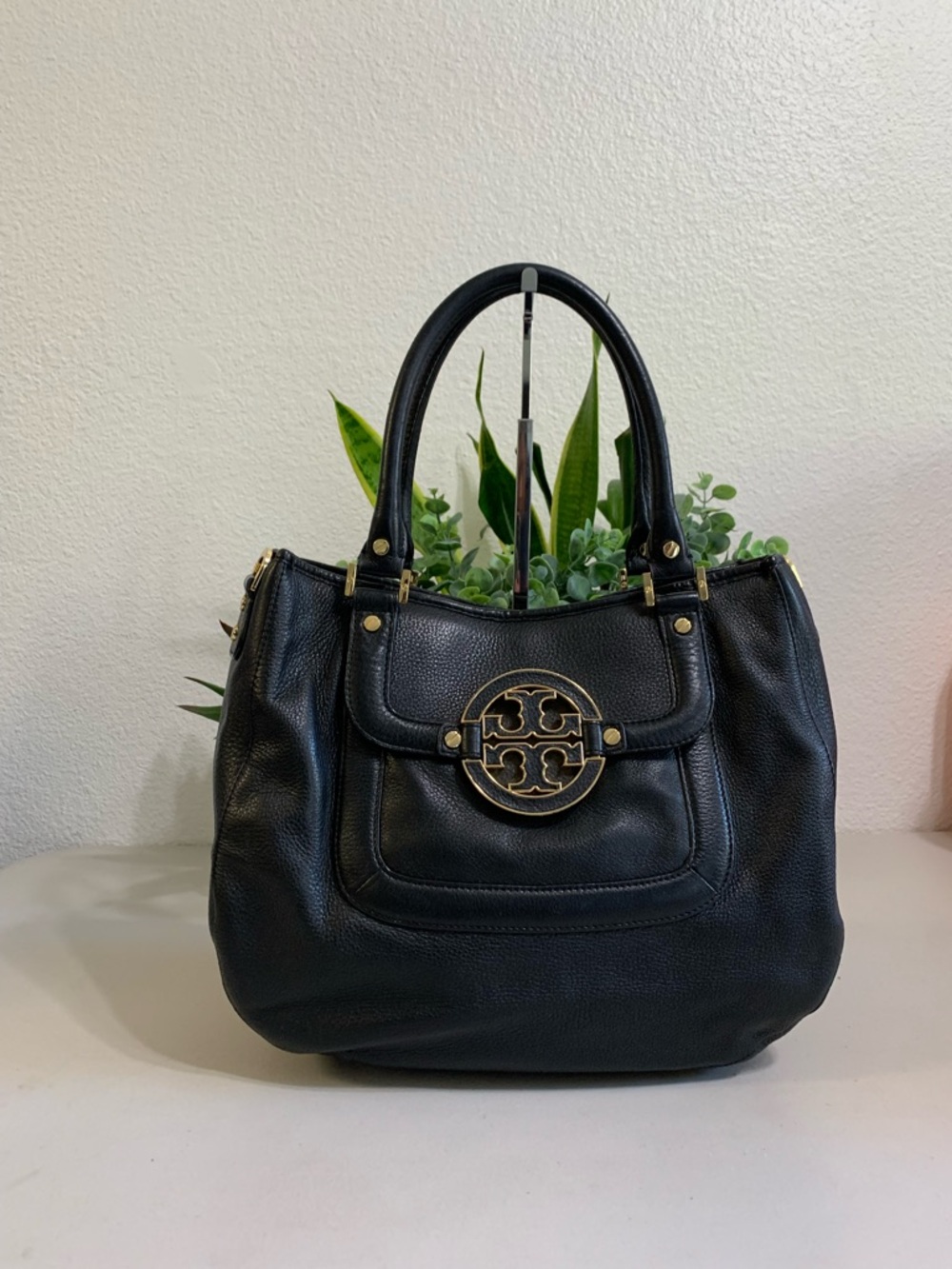 👜💕 TORY BURCH Black Leather Satchel Handbag with Gold Emblem